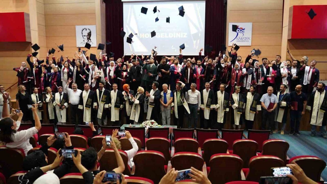 KBÜ Lisansüstü Eğitim Enstitüsü’nde 948 mezun diplomasını aldı