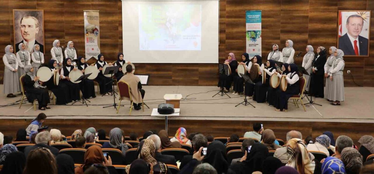 Kız Anadolu İmam Hatip Lisesinden ‘Ritmin İzinde İlahi Yolculuk’ adlı dini musiki konseri