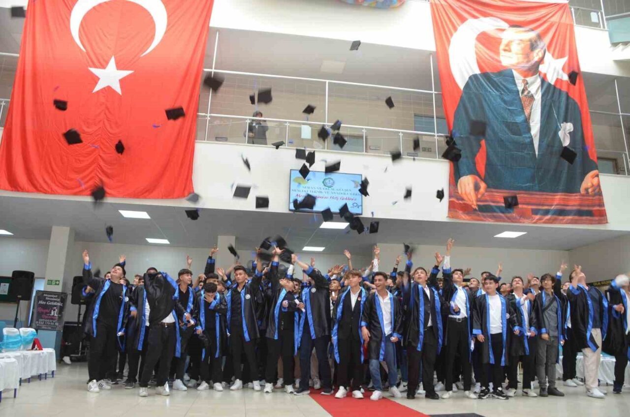 Nuran-Celal Gülşen MTAL’de mezuniyet coşkusu