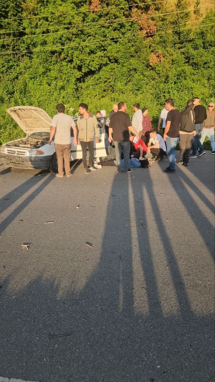 Otomobil refüjü aşıp karşı şeride geçti: 4 yaralı