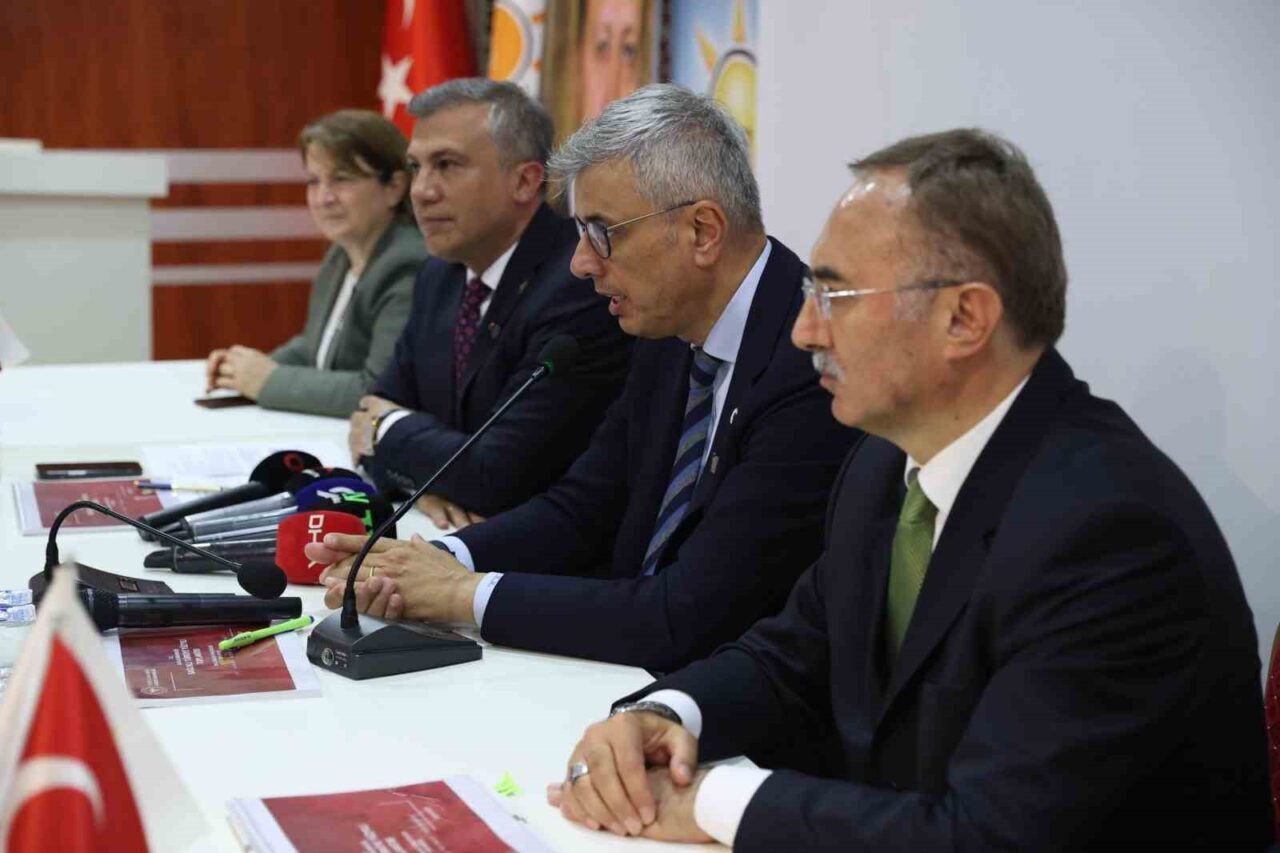 Sağlık Bakanı Memişoğlu: "Gelişmiş ülkelerin hayal bile edemeyeceği bazı şeyleri yaptık"