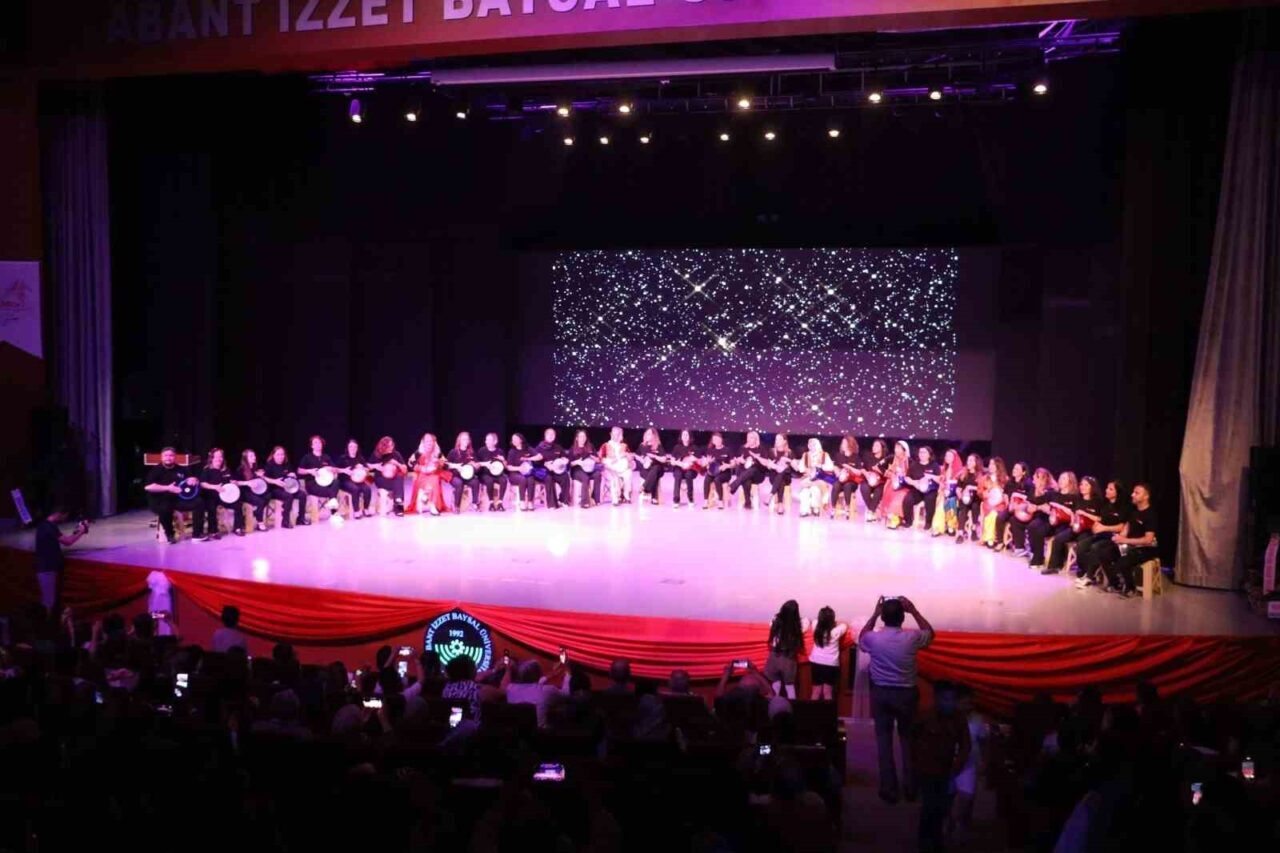 "Sanatın Işığında Öğretmenler" programı büyük beğeni topladı