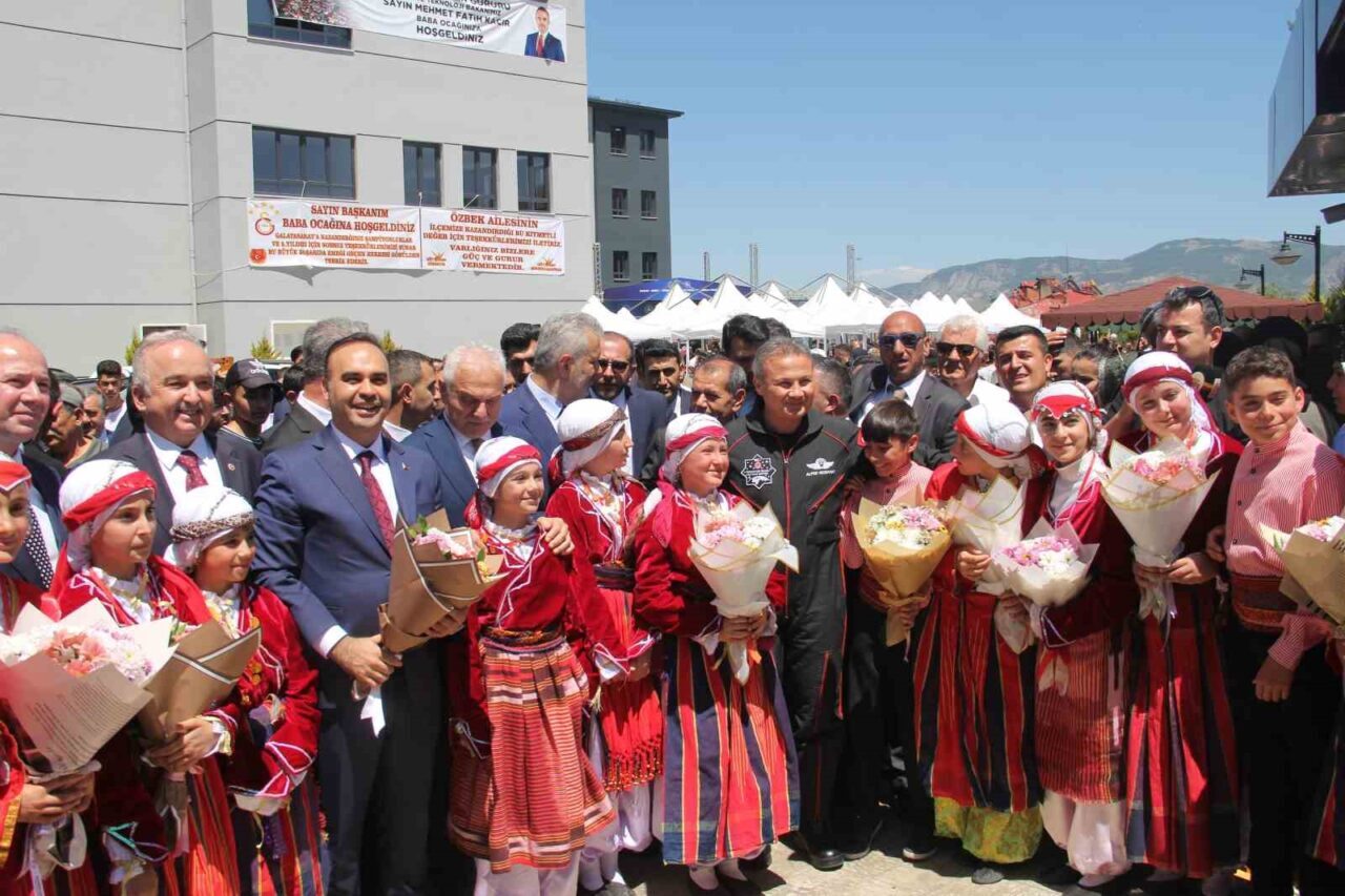 Sanayi ve Teknoloji Bakanı Mehmet Fatih Kacır: "Sanayi ve Teknoloji Kolejleri kurmak üzere çalışmalarımıza başladık"