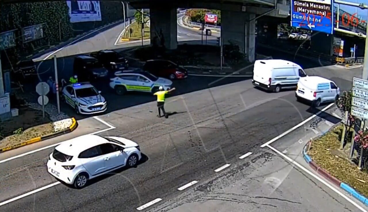 Sınava geç kalan öğrencilerin yardımına polis ekipleri yetişti