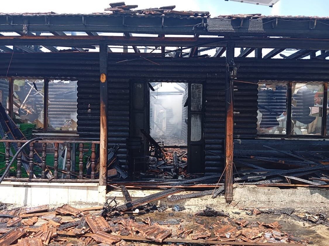 Sinop’ta kereste fabrikasında yangın: Yemekhane küle döndü