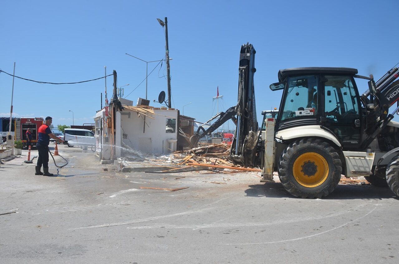 Sinop’ta mevzuata aykırı 5 kulübe yerinden kaldırıldı