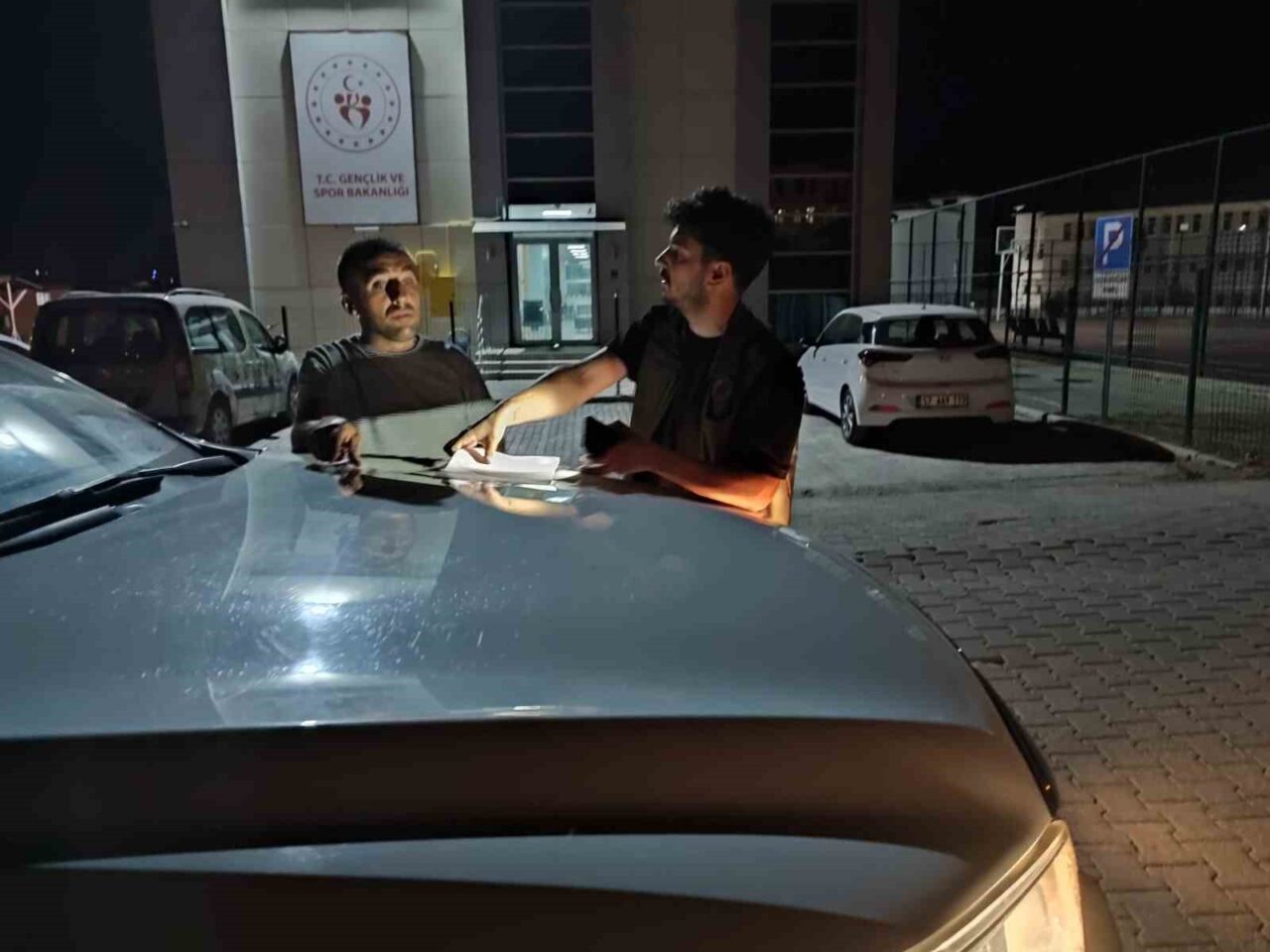 Sinop’ta yaralı halde bulunan leylek tedavi altına alındı