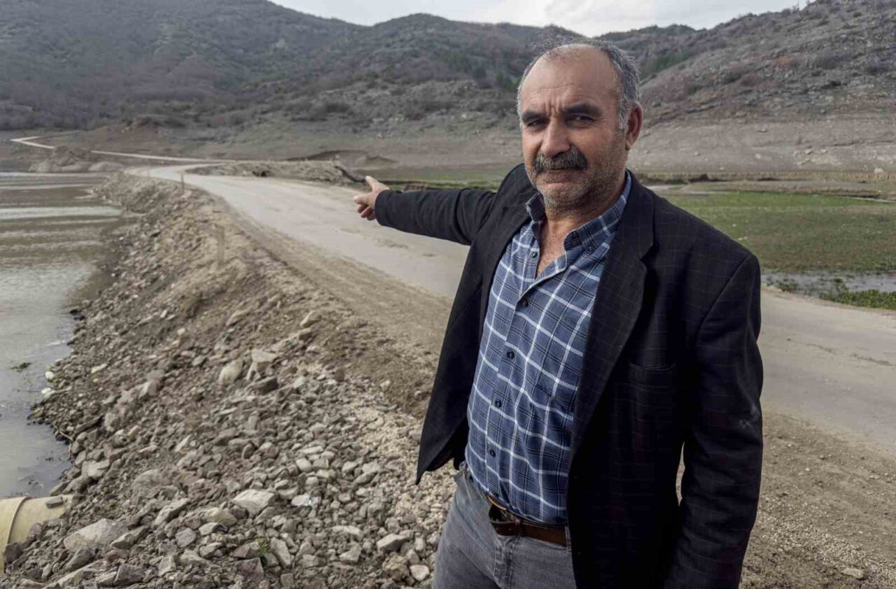 Son yağışlar nedeniyle 18 köyün yolu baraj suları altında kaldı