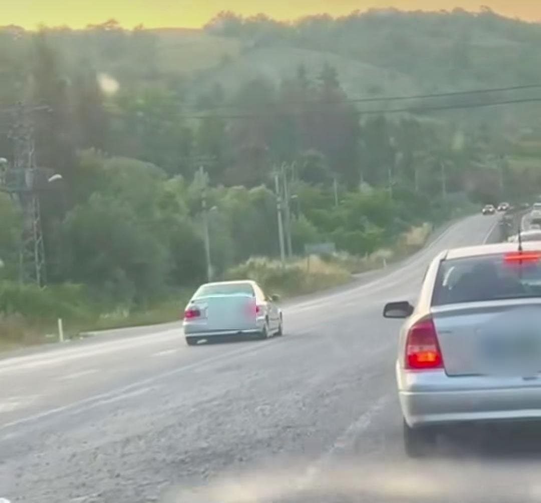 Trafik güveliğini tehdit eden sürücünün ehliyetine el konuldu