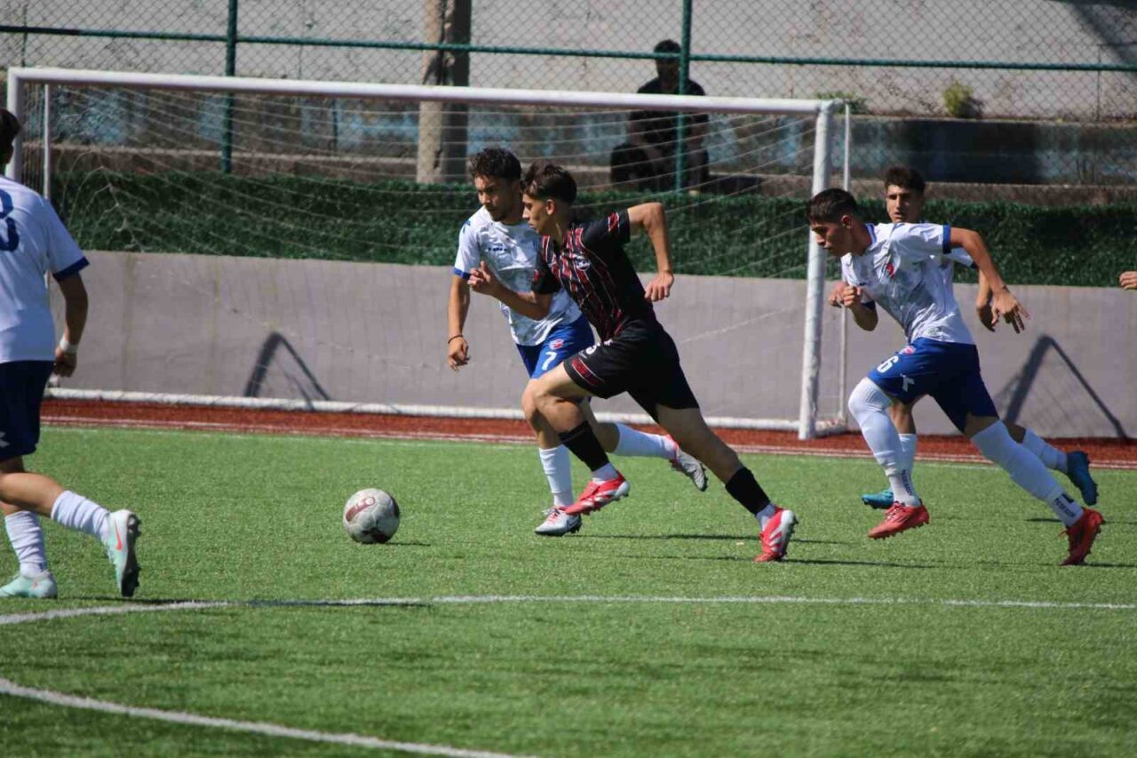 U17 Türkiye Futbol Şampiyonası Karabük’te başladı