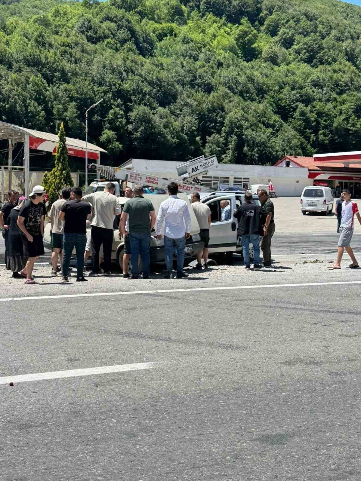 Zonguldak-Ankara yolunda kaza: 2 yaralı
