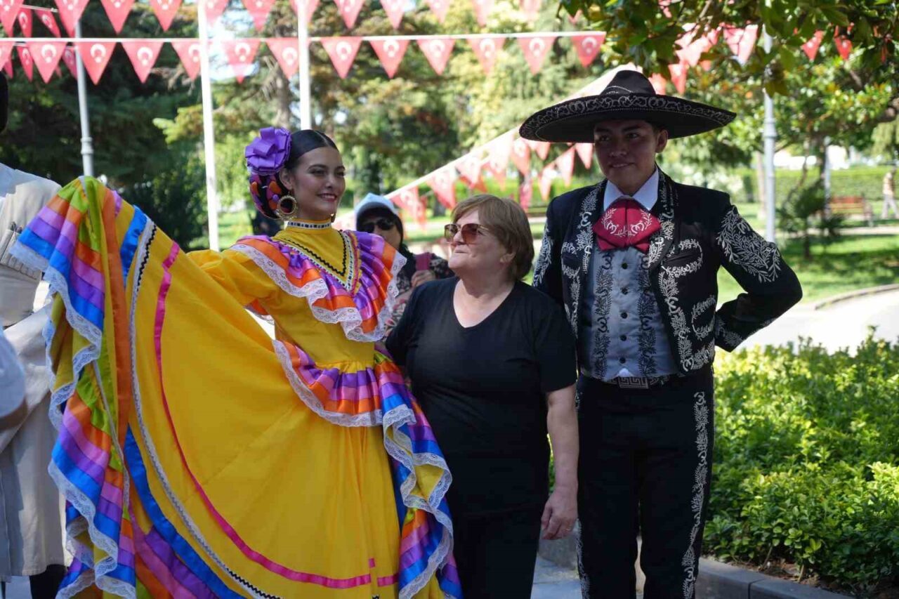 35. Uluslararası Halk Oyunları Festivali Samsun’da başladı
