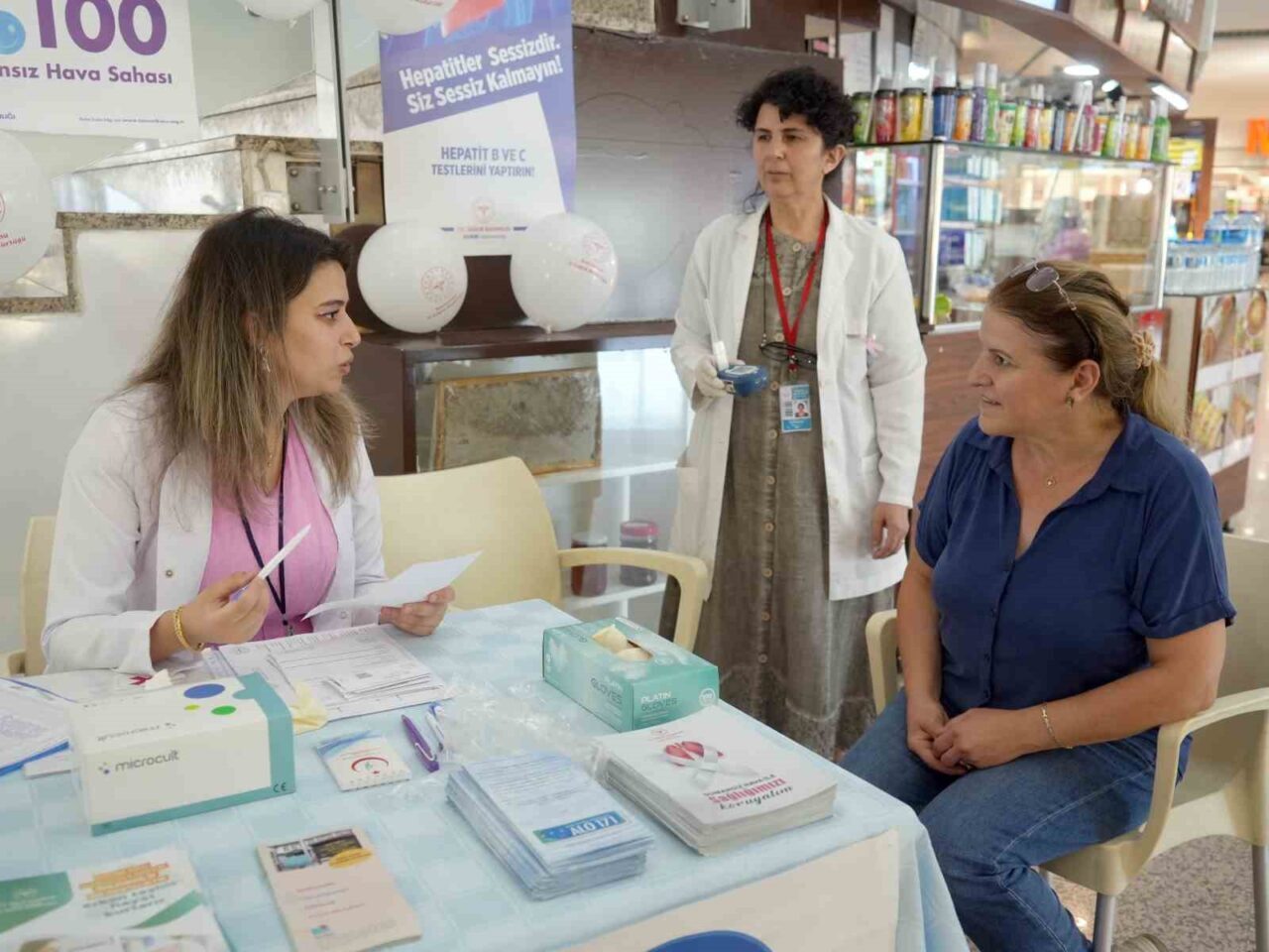AVM’de vatandaşlara sigaranın zararları anlatıldı