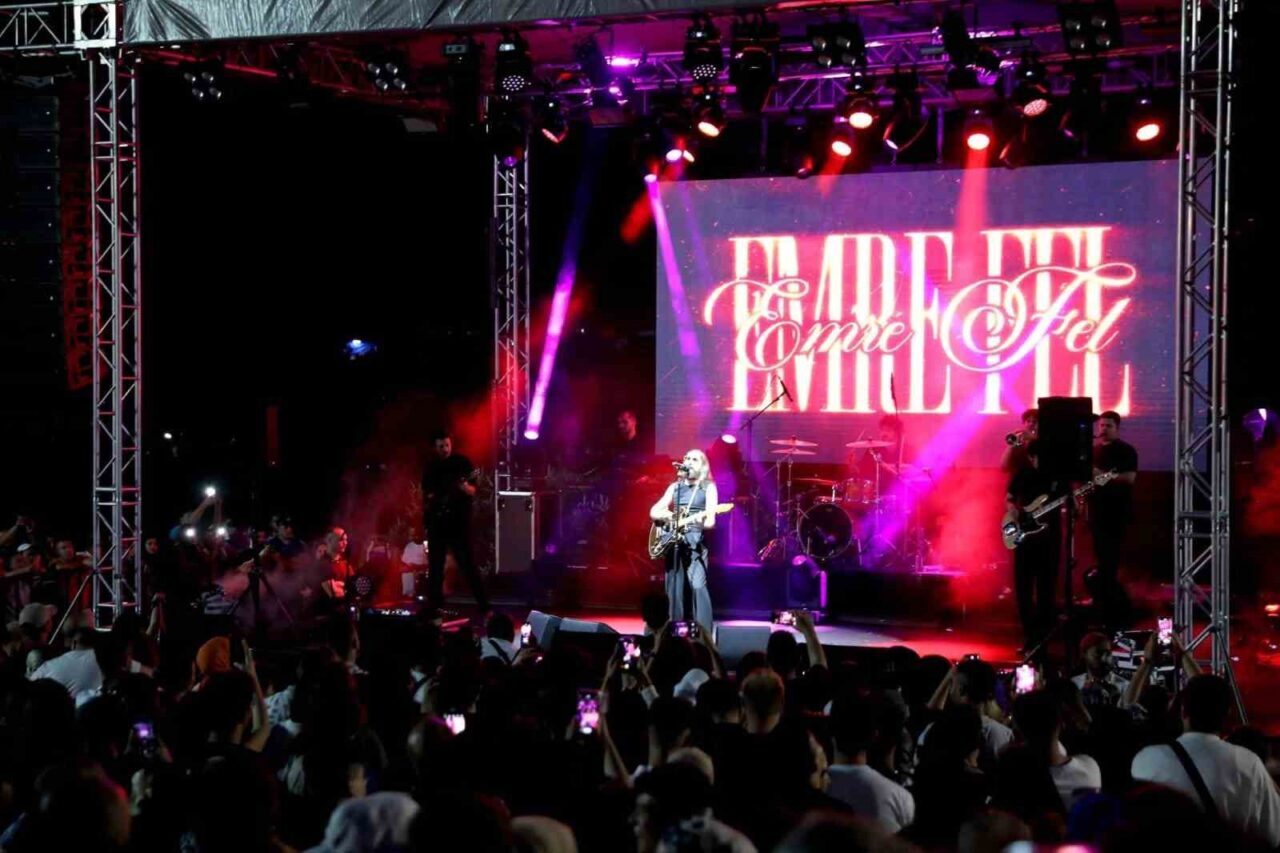 Bafra’da Emre Fel konseri