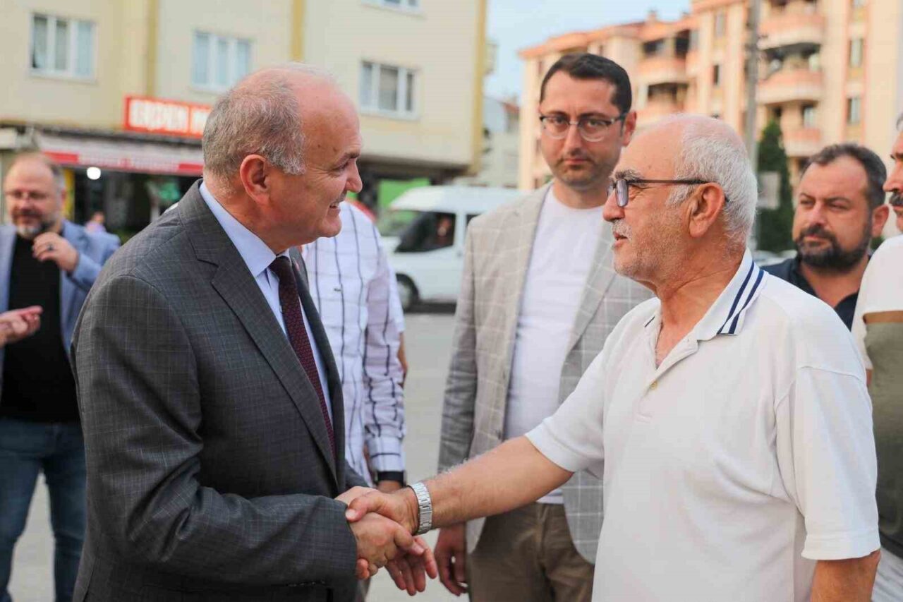 Başkan Özlü: "Siyaset hizmet için yapılır"