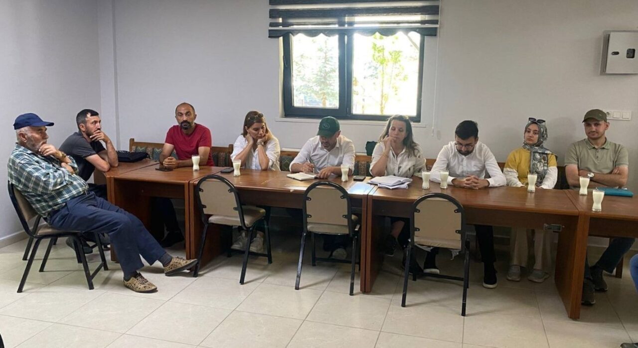 Bayburt’ta arazi toplulaştırma çalışmaları hakkında çiftçiler bilgilendirildi