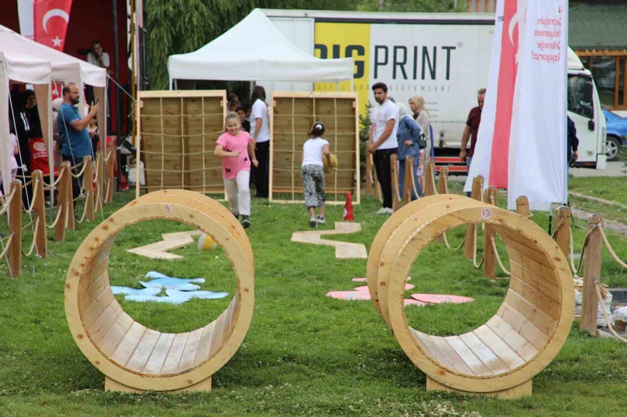 Bayburt’ta çocuklar geleneksel Türk oyunlarıyla tanıştı