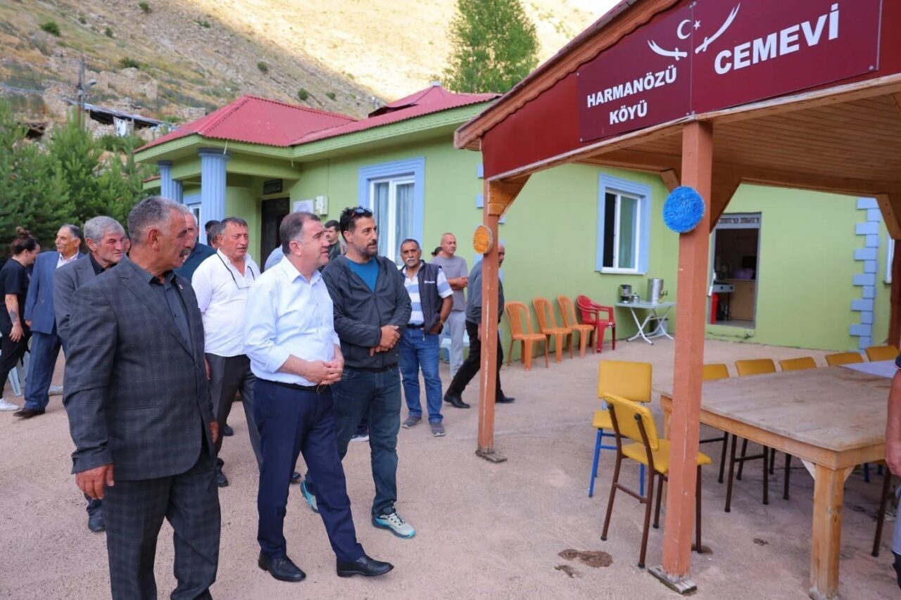 Bayburt’un Harmanözü köyünde aşure programı düzenlendi