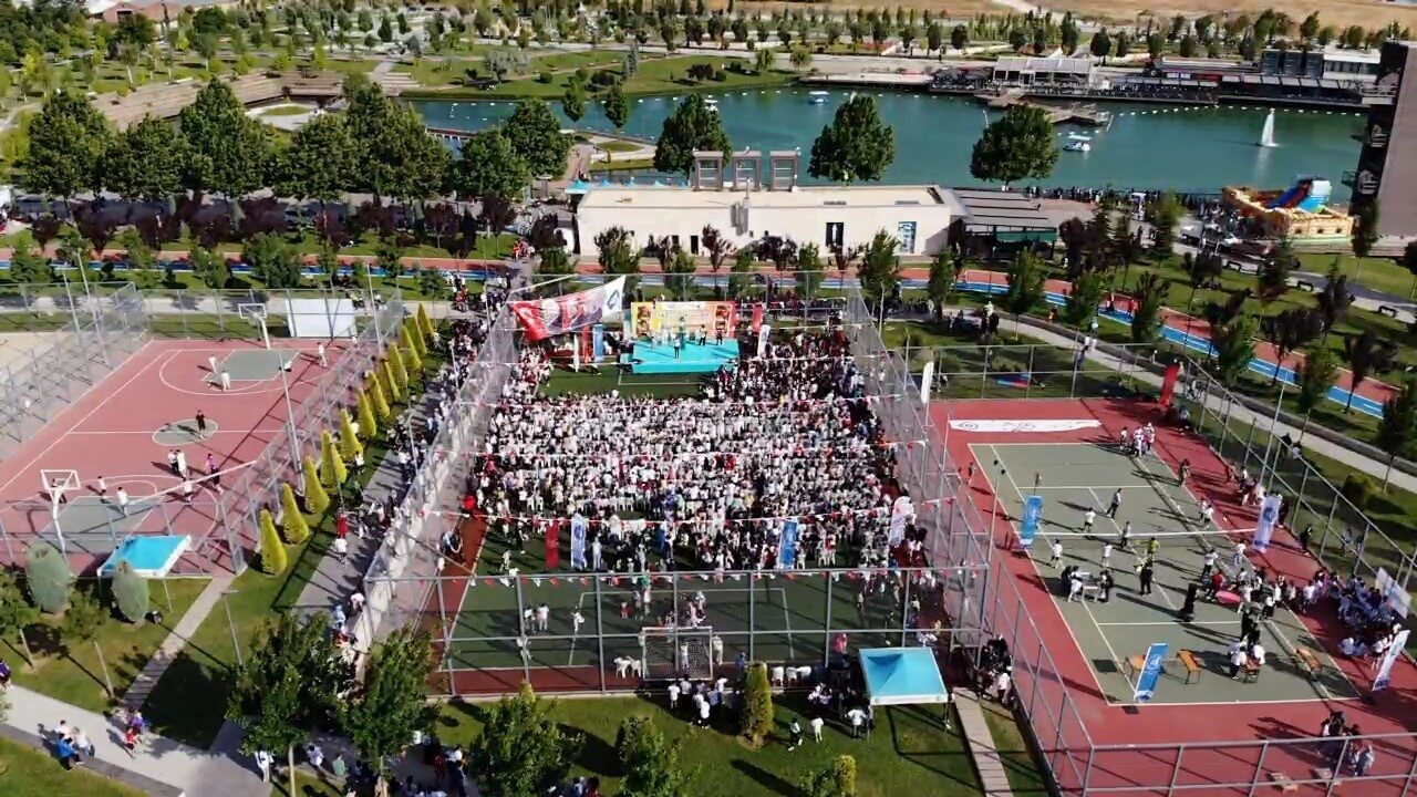 Çocuklar tatil keyfini şenlikte yaşadı