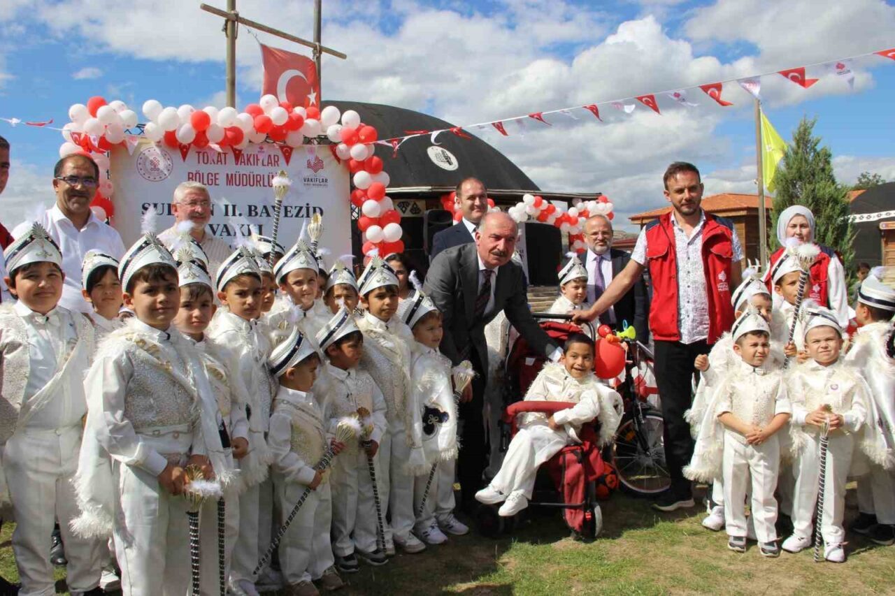 Çorum’da asırlardır süren gelenek yaşatıldı: 30 çocuk için sünnet şöleni düzenlendi