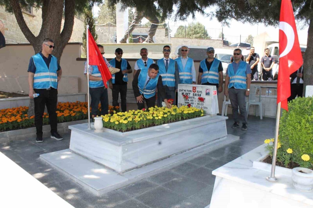 Denetimli Serbeslik Müdürlüğü personelleri 15 Temmuz’da şehitleri andı