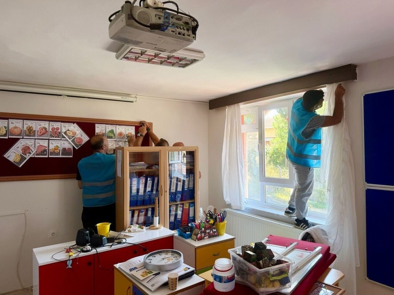 Denetimli serbestlik yükümlüleri okulları güzelleştiriyor