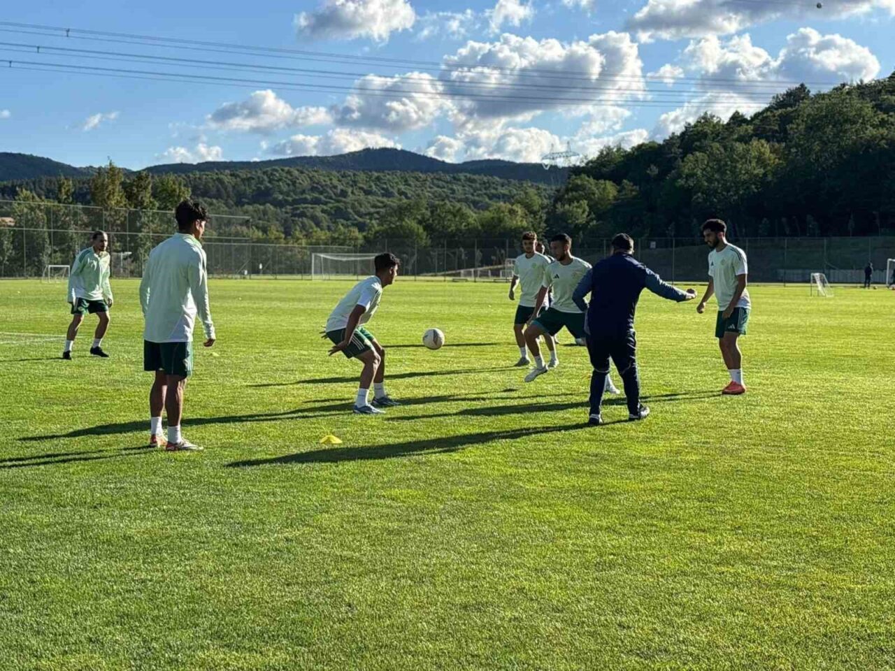 Esenler Erokspor, Bolu’da güç depoluyor