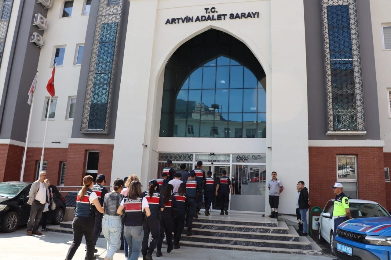 FETÖ’nün güncel yapılanmasına yönelik 5 ilde eş zamanlı operasyon: 8 gözaltı