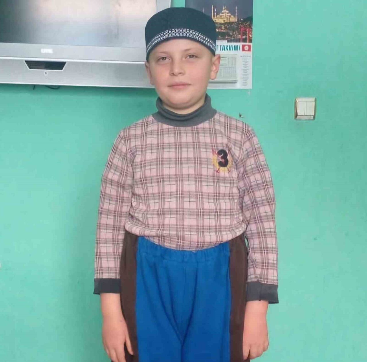 Gölette boğulma tehlikesi geçiren çocuğu imam kurtardı