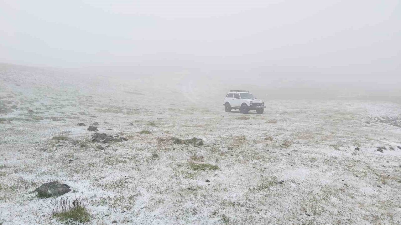 Gümüşhane’de temmuz ayında kar sürprizi
