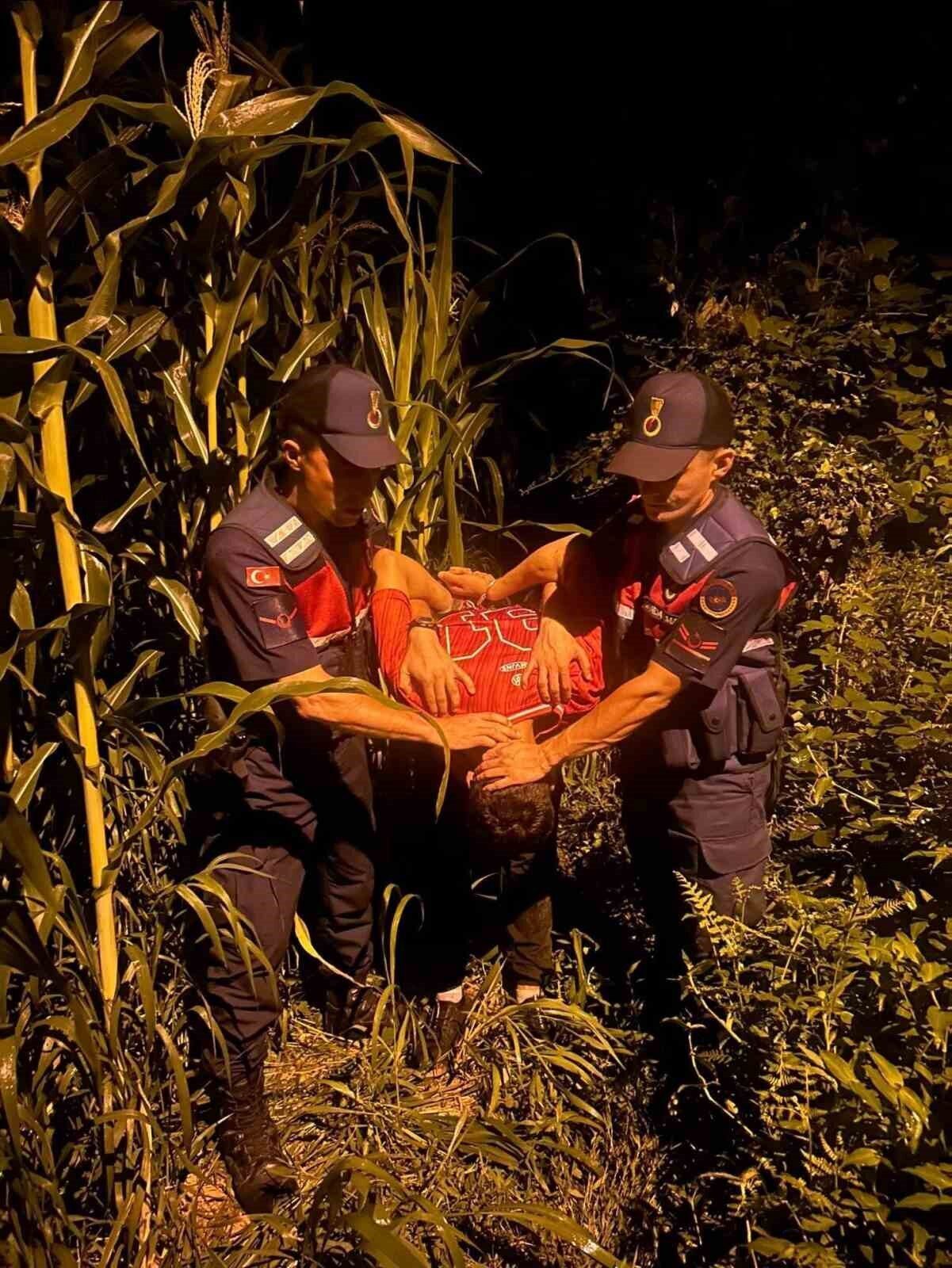 Gürcistan’a kaçmak isteyen firari şahıs sınırda yakalandı