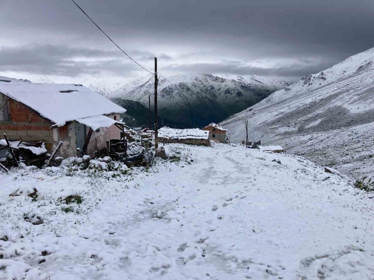 Kaçkar Dağları’ndan turistlere ‘Beyaz sürpriz’