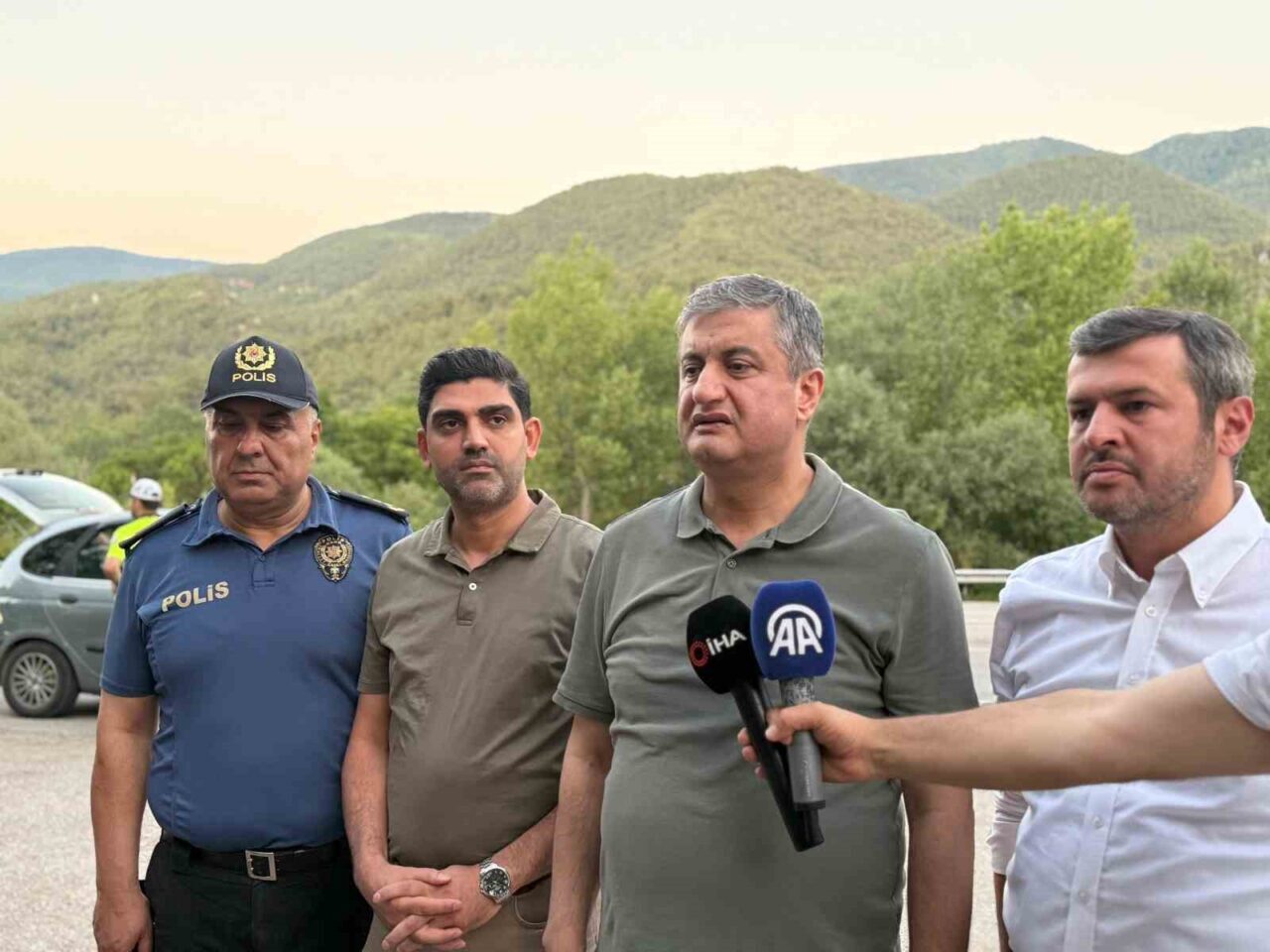 Karabük Valisi Yavuz’dan yangınla ilgili açıklama: "Rüzgar bizi sıkıntıya sokuyor"