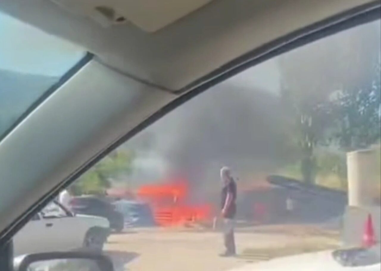 Karabük’te kömür ve odun deposu alev aldı