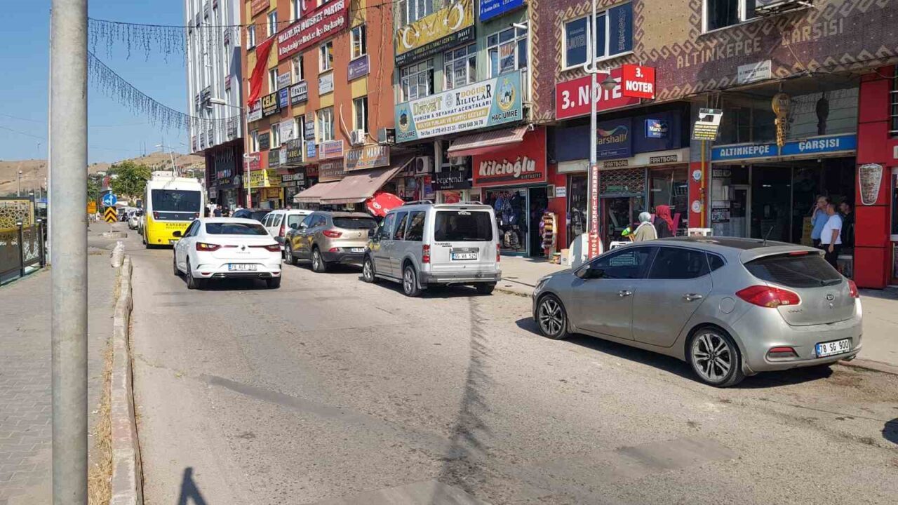 Karabük’te tornavidalı saldırı girişimi kamerada
