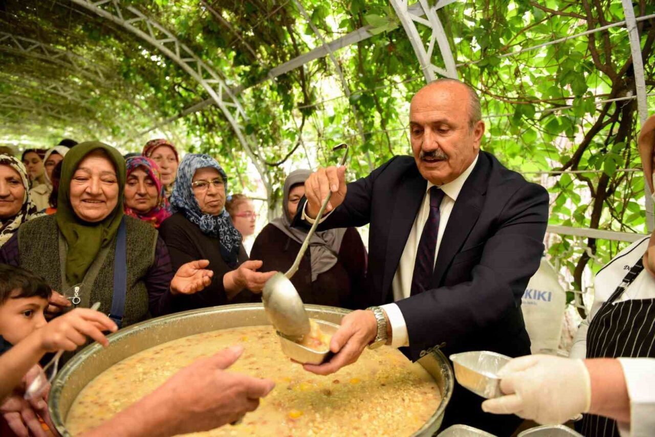 Kastamonu’da 2 bin 500 kişiye aşure ikram edildi