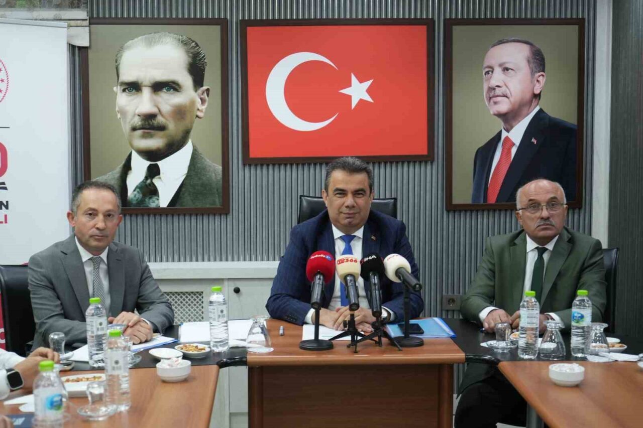 Kastamonu’da Türkiye yüzyılı maarif modeli masaya yatırıldı