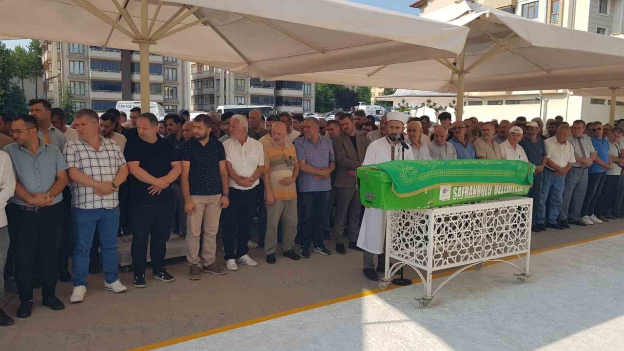 Kazada ölen genç toprağa verildi