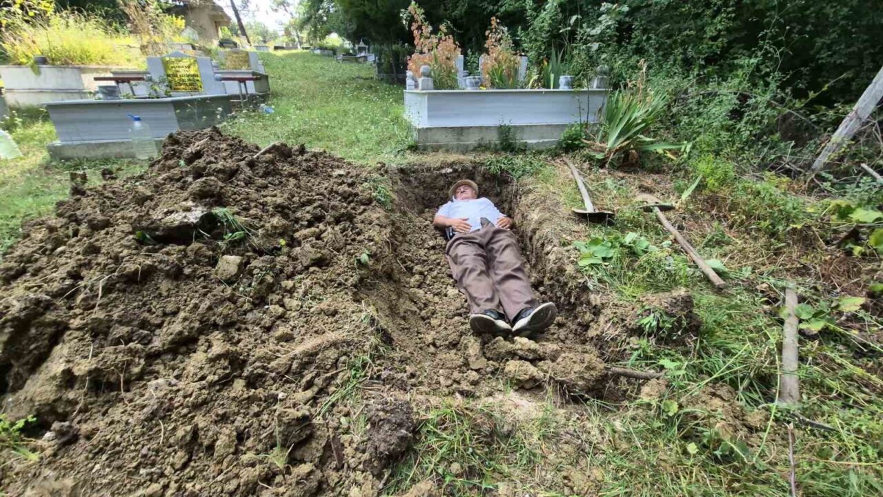 Kendi mezarını kazdı