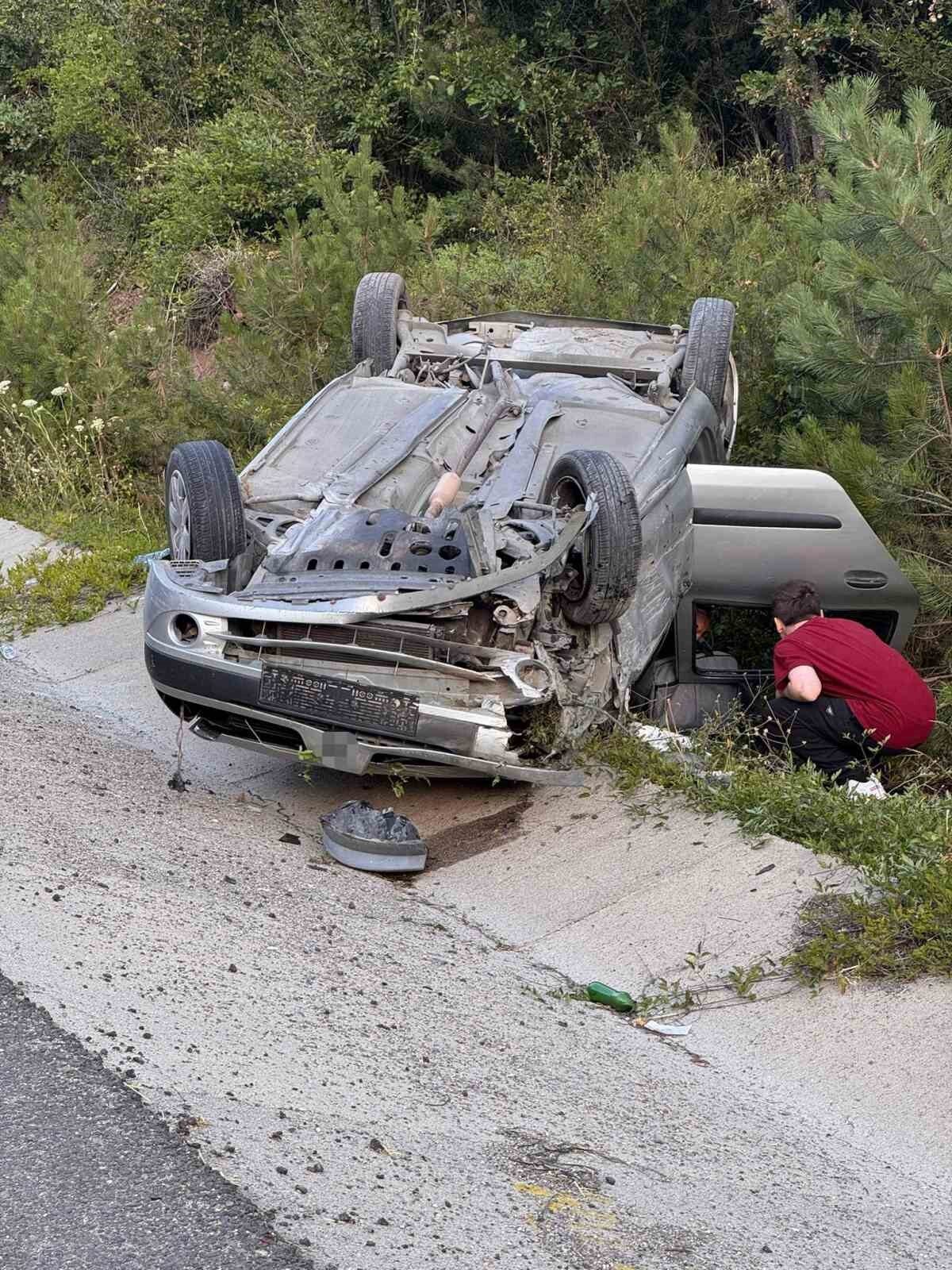 Kontrolden çıkan otomobil takla attı: 3 yaralı