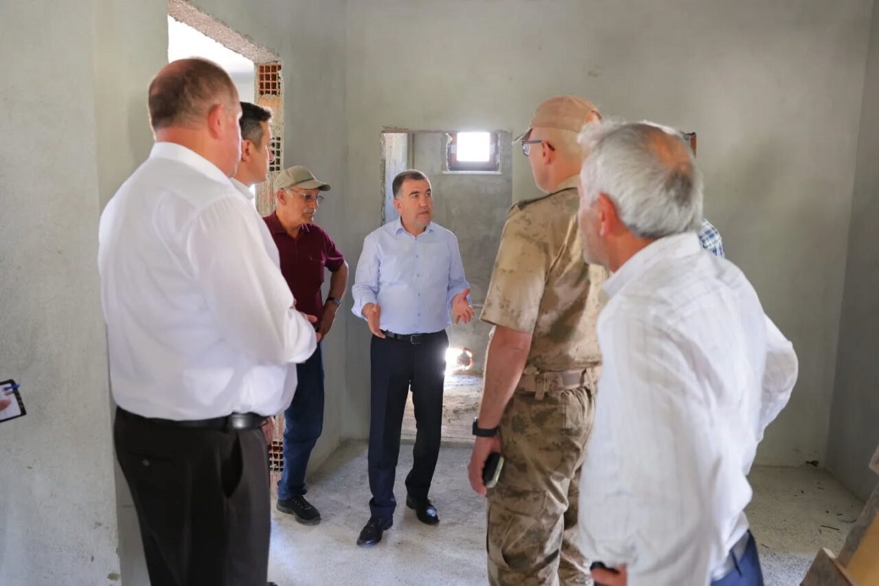 Ortaçımağıl ve Aşağıçımağıl köylerinde yapımı devam eden ve yapılması planlanan köy konağı çalışmaları incelendi