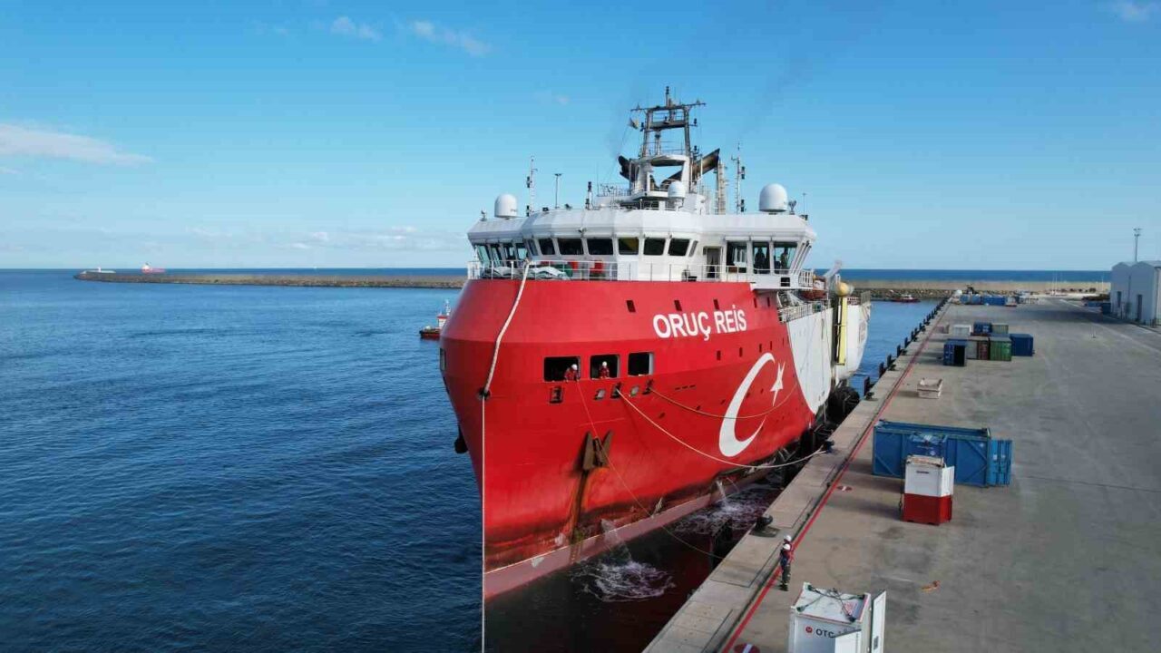 Oruç Reis’in Filyos Limanı’na girişi havadan görüntülendi