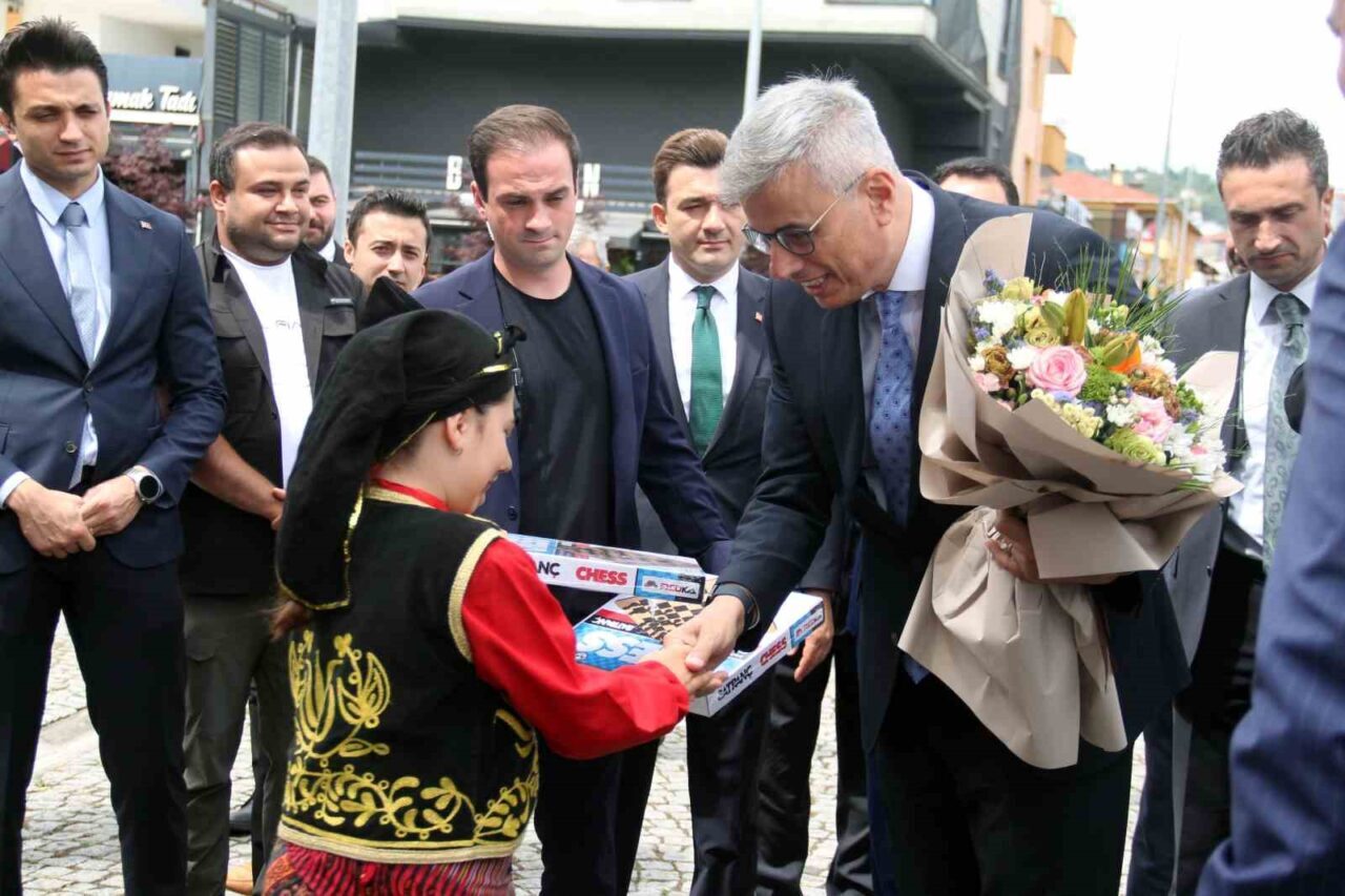 Sağlık Bakanı Memişoğlu: "Sigara toplum sağlığını tehdit ediyor, seferberlik başlatıyoruz"