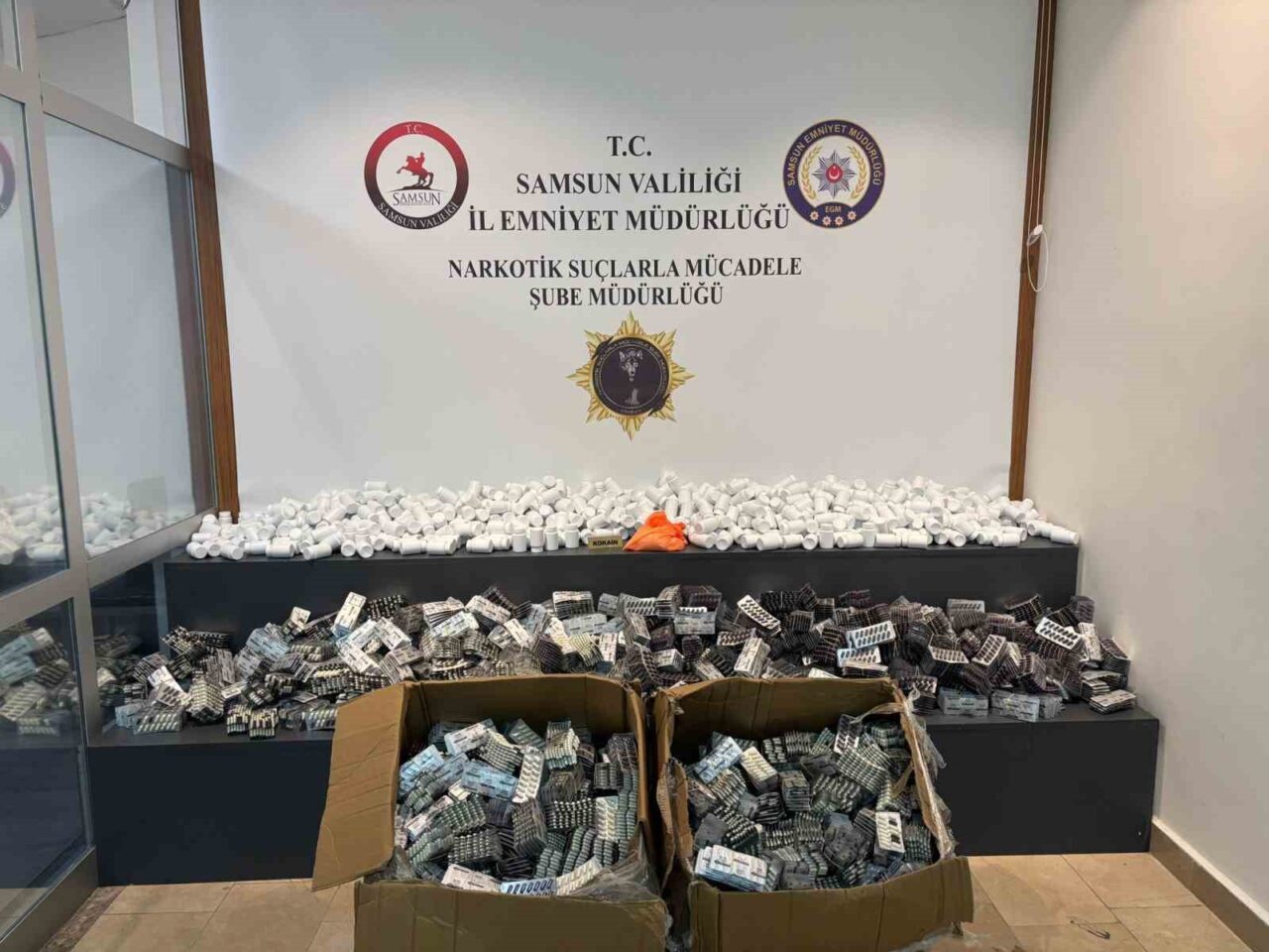 Samsun’da 700 gram kokain ve 122 bin sentetik ecza ele geçirildi: 1 gözaltı