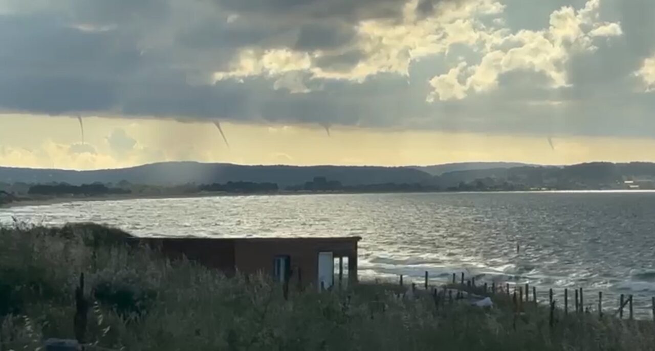 Sinop açıklarında çok sayıda hortum