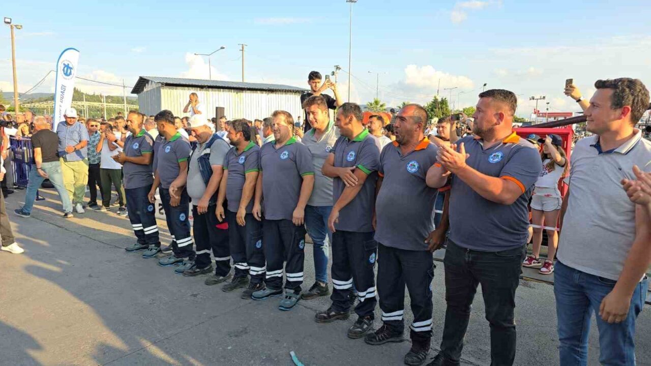 Süpürgeyi bıraktılar, halatı tuttular