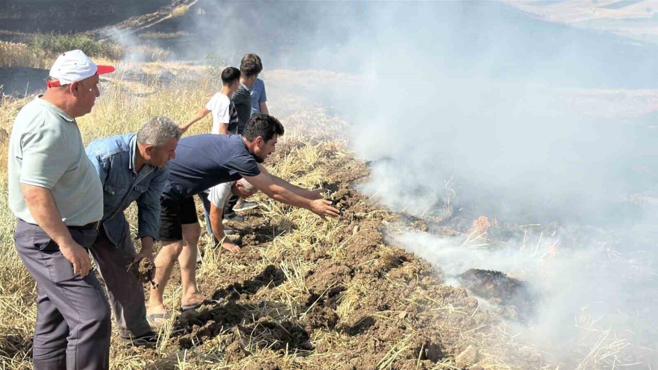 Tokat’ta buğday tarlasında çıkan yangın 2 bin dönüm araziyi kül etti