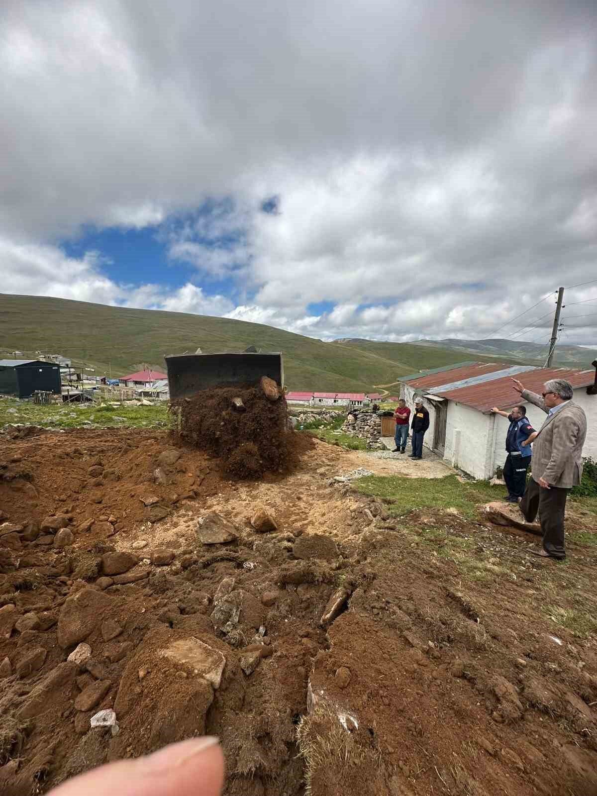 Trabzon’da kaçak yapılar yıkılıyor