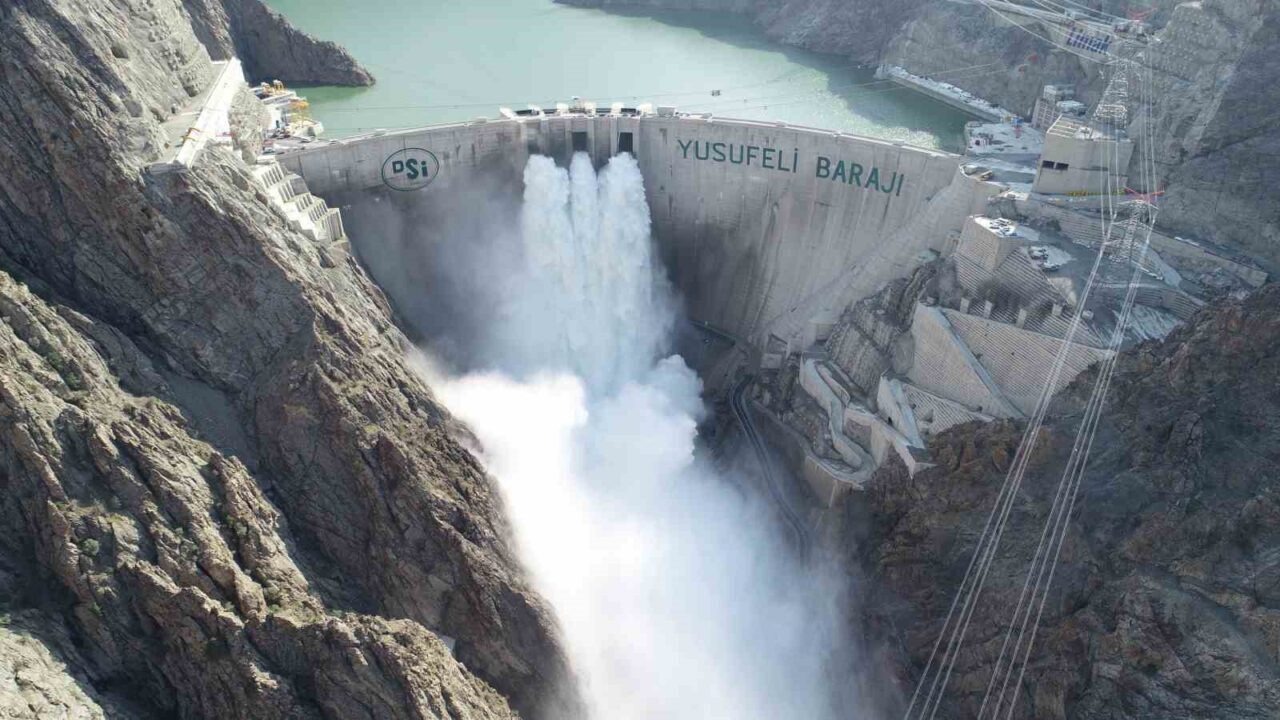 Türkiye’nin en yüksek barajından 8.4 milyarlık dev katkı