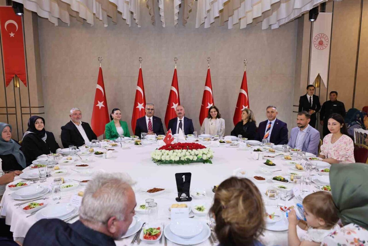 Vali Çalgan: "15 Temmuz’un mirasına sahip çıkma kararlılığımızı bir kez daha hep birlikte dile getiriyoruz"